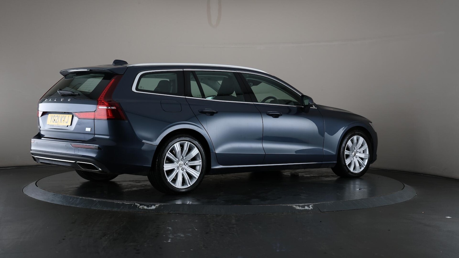 Used Volvo V60 2021 for sale - 76137349: Photo 65