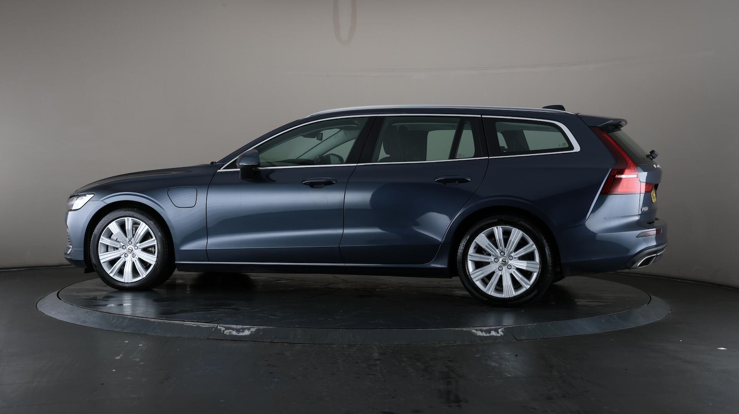 Used Volvo V60 2021 for sale - 76137349: Photo 77