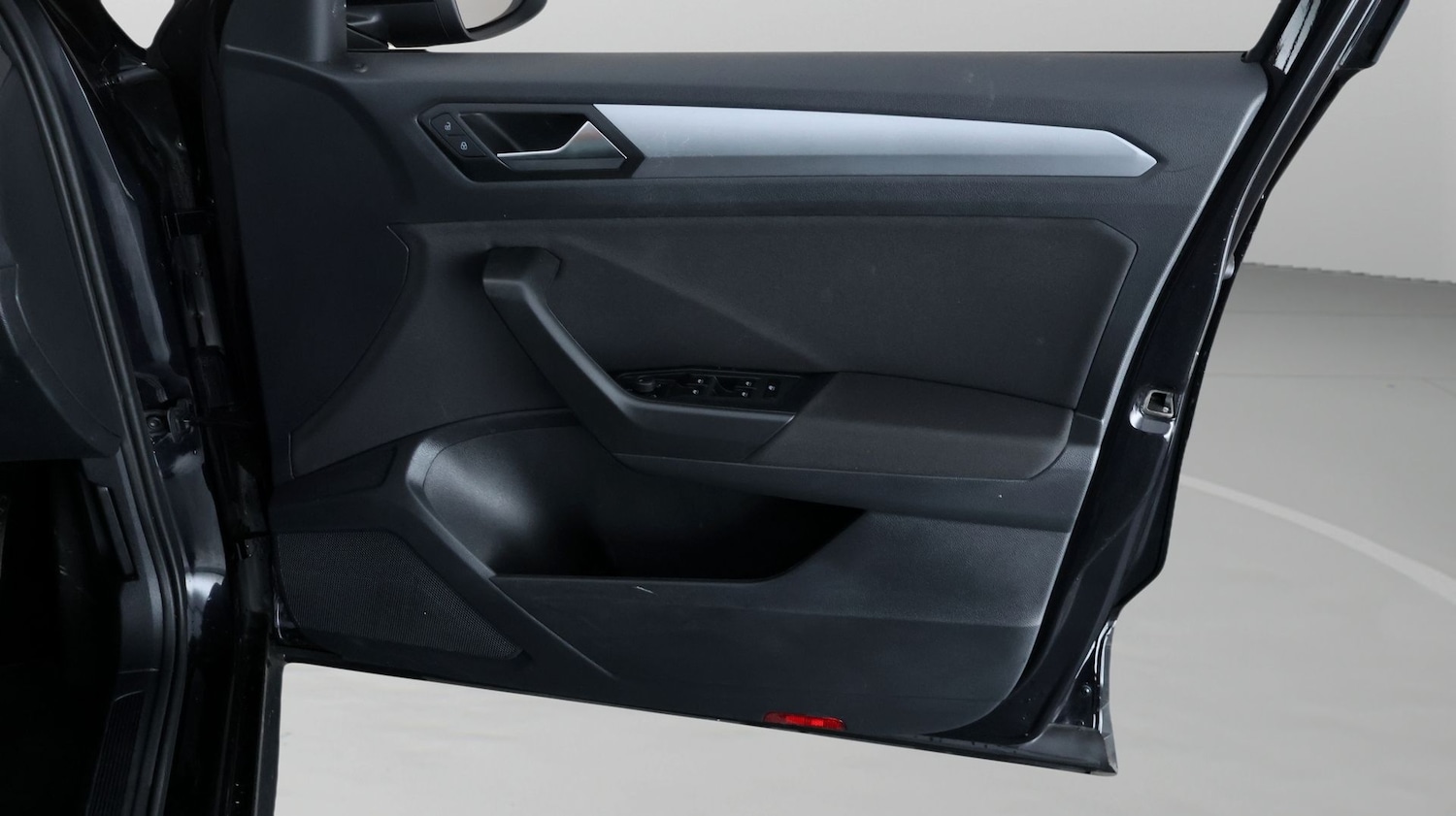 Used Volkswagen T-Roc 2023 for sale - 77610218: Photo 14