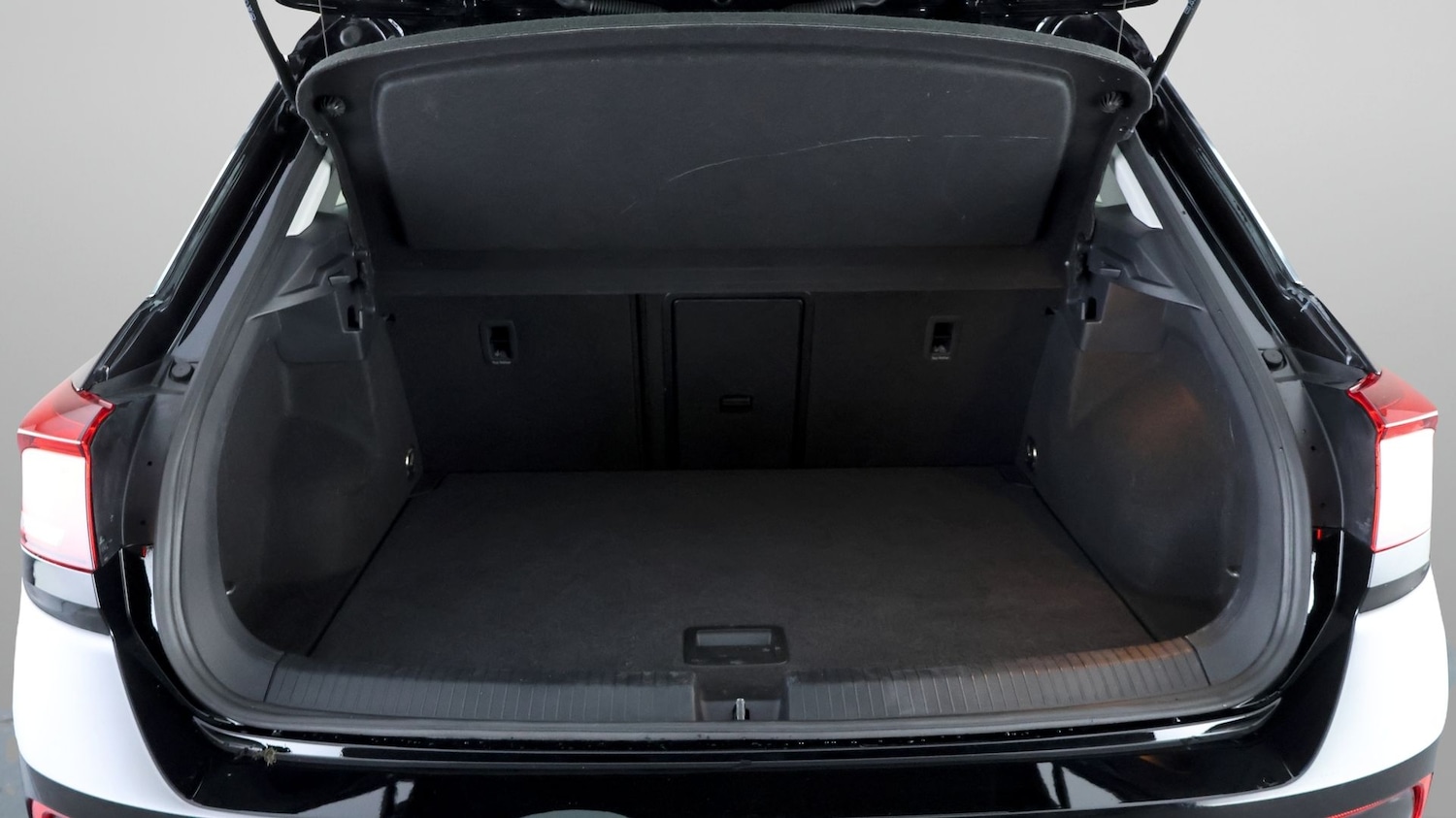 Used Volkswagen T-Roc 2023 for sale - 77610218: Photo 16