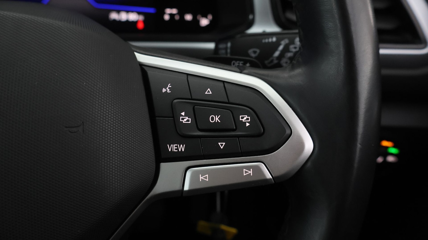 Used Volkswagen T-Roc 2023 for sale - 77610218: Photo 21