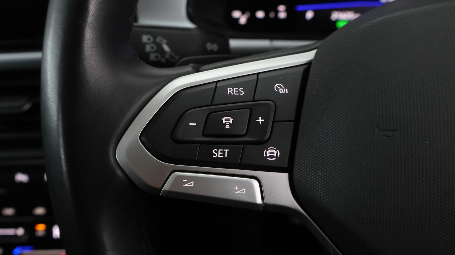 Used Volkswagen T-Roc 2023 for sale - 77610218: Photo 23