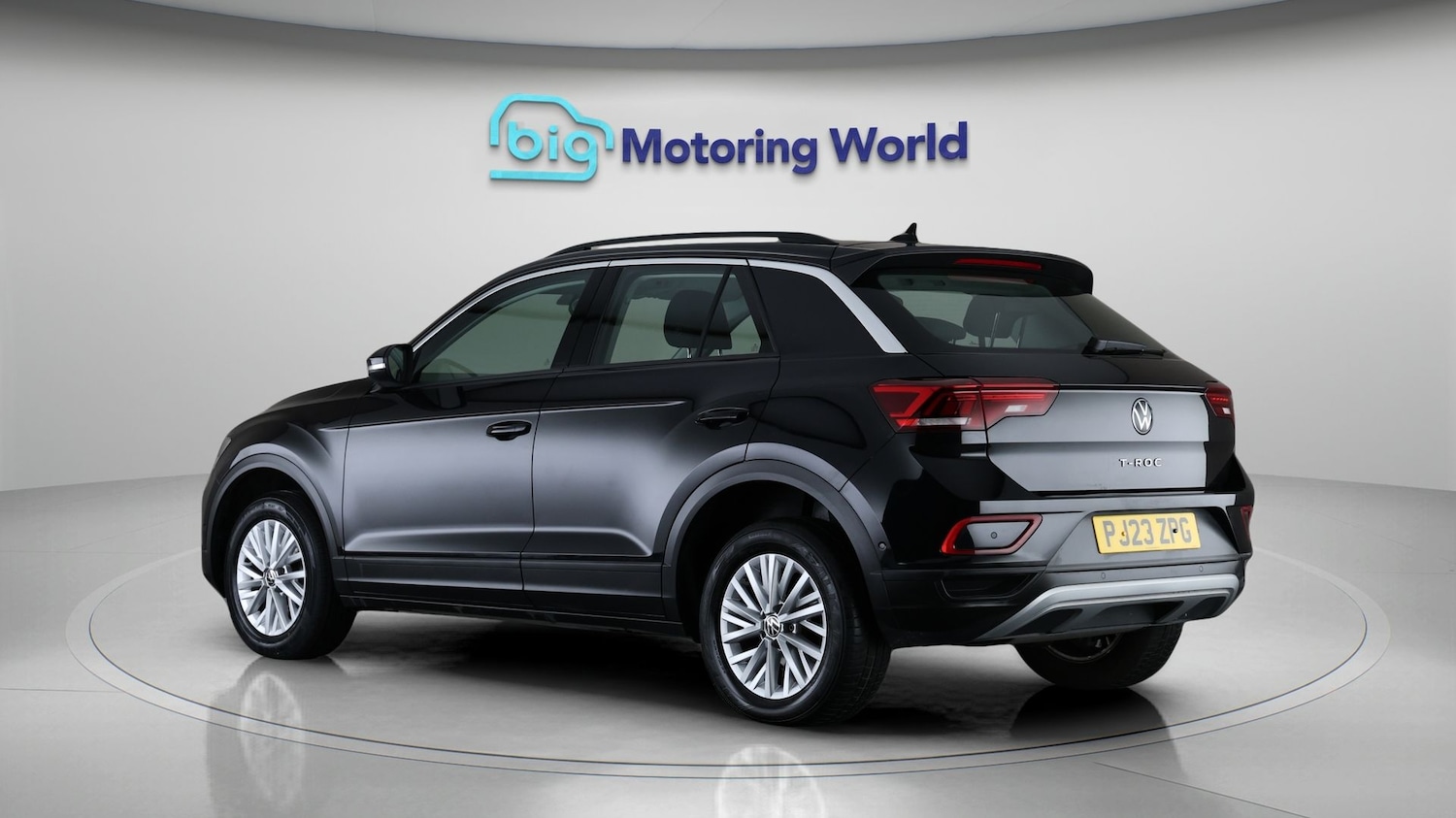 Used Volkswagen T-Roc 2023 for sale - 77610218: Photo 5