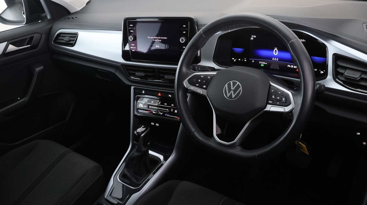 Used Volkswagen T-Roc 2023 for sale - 77610218: Photo 9