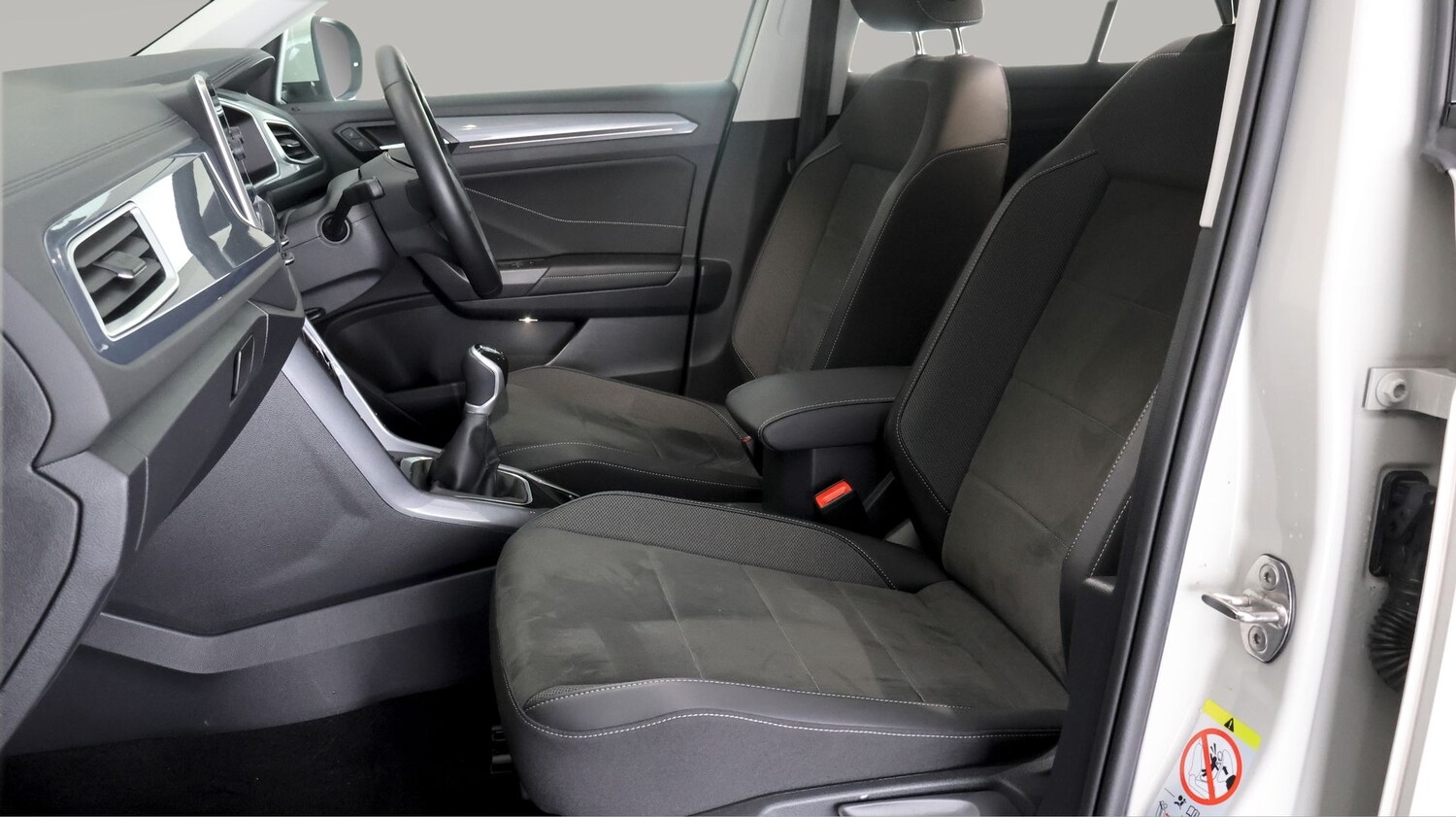 Used Volkswagen T-Roc 2024 for sale - 77497897: Photo 14