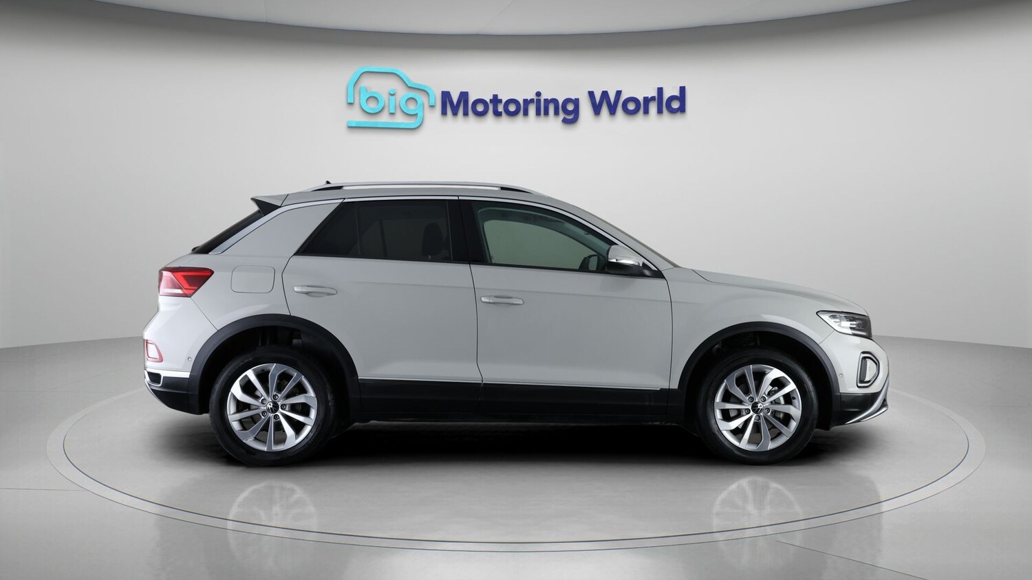 Used Volkswagen T-Roc 2024 for sale - 77497897: Photo 8