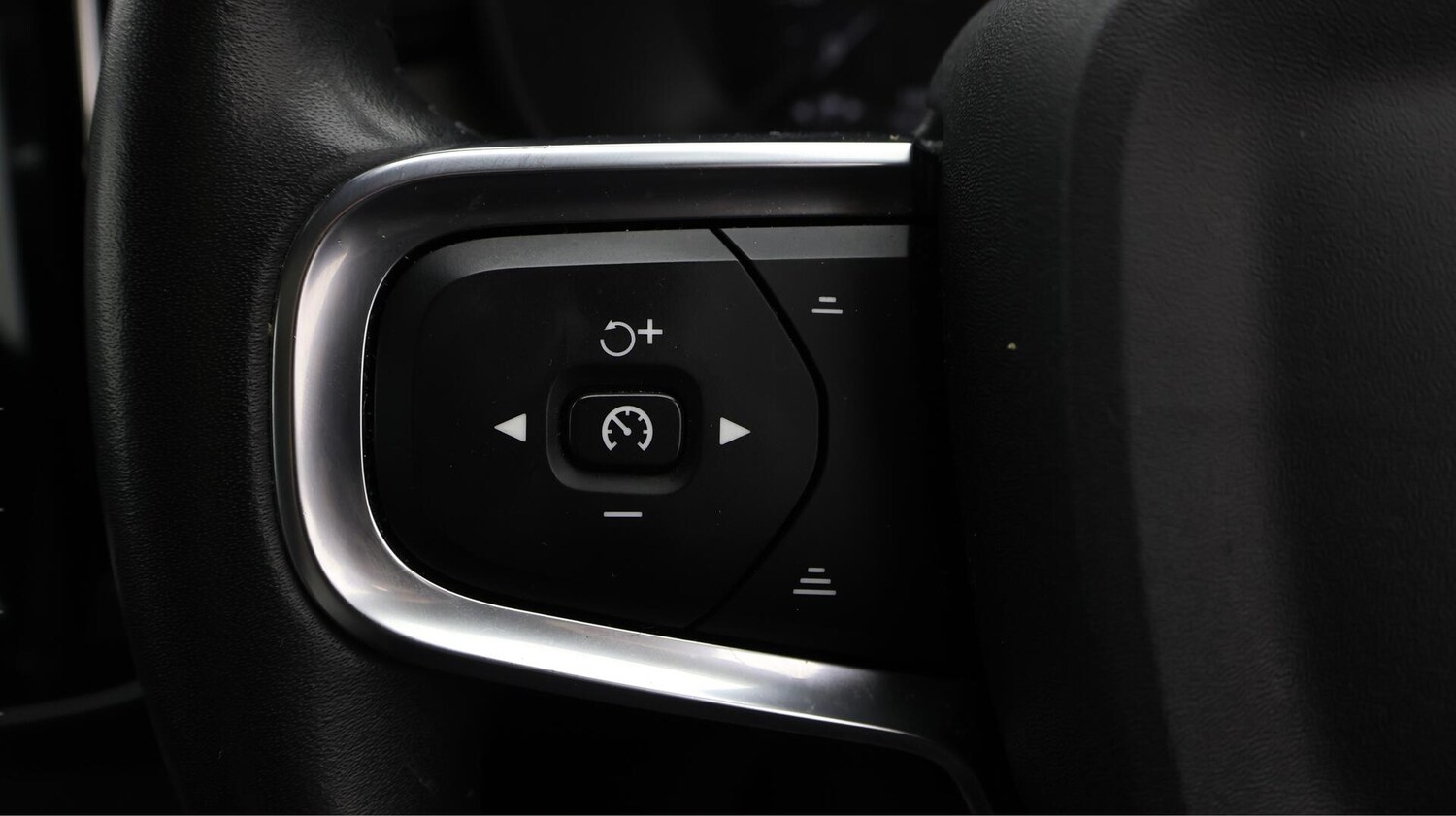 Used Volvo XC40 2020 for sale - 76715450: Photo 25