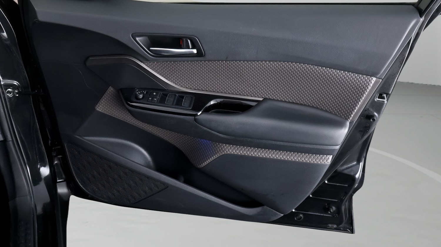 Used Toyota C-HR 2020 for sale - 77461006: Photo 15