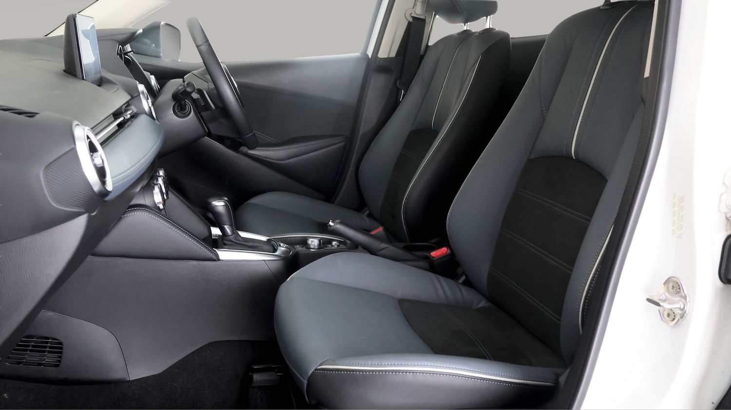 Used Mazda Mazda2 2023 for sale - 77316704: Photo 14