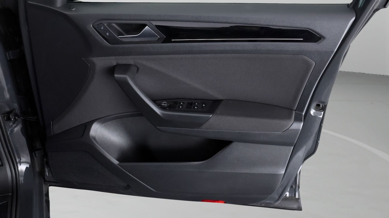 Used Volkswagen T-Roc for sale - 77497689: Photo 14