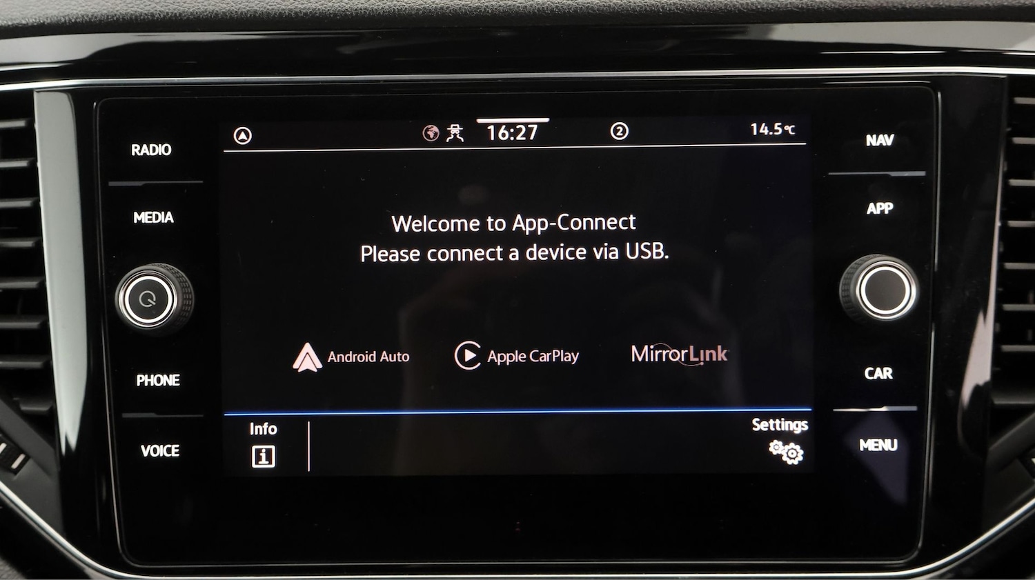 Used Volkswagen T-Roc for sale - 77497689: Photo 21