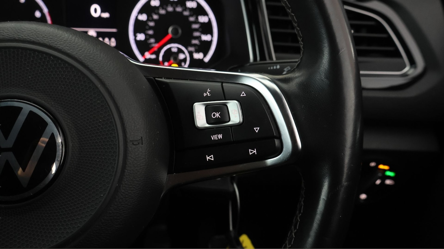 Used Volkswagen T-Roc for sale - 77497689: Photo 22