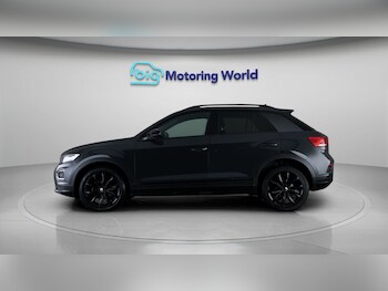 Used Volkswagen T-Roc 2021 for sale - 77497689: Photo
