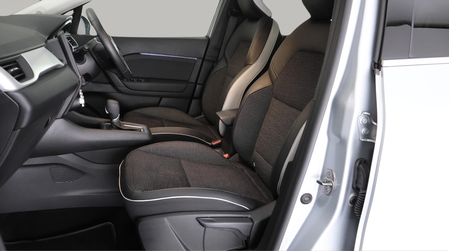 Used Renault Captur 2023 for sale - 76423846: Photo 15