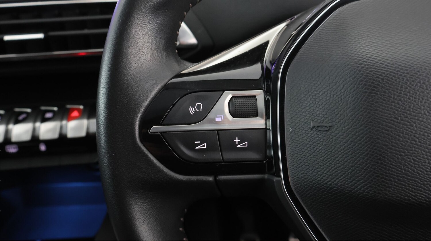 Used Peugeot 3008 2023 for sale - 77917458: Photo 20