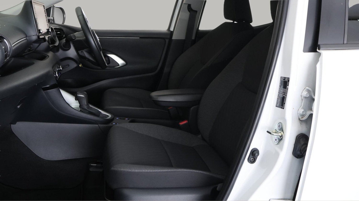 Used Toyota Yaris 2021 for sale - 76657810: Photo 14