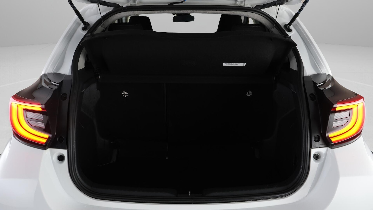 Used Toyota Yaris 2021 for sale - 76657810: Photo 17