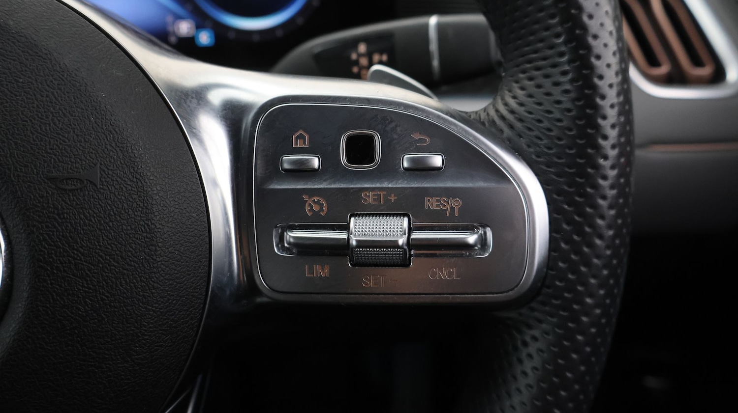 Used Mercedes-Benz EQC 2023 for sale - 77610196: Photo 25