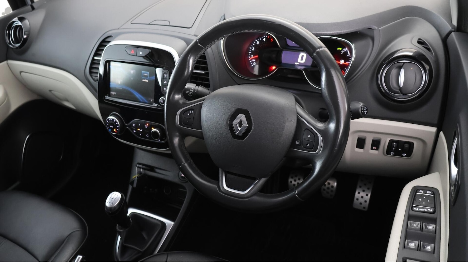 Used Renault Captur 2019 for sale - 76633596: Photo 10