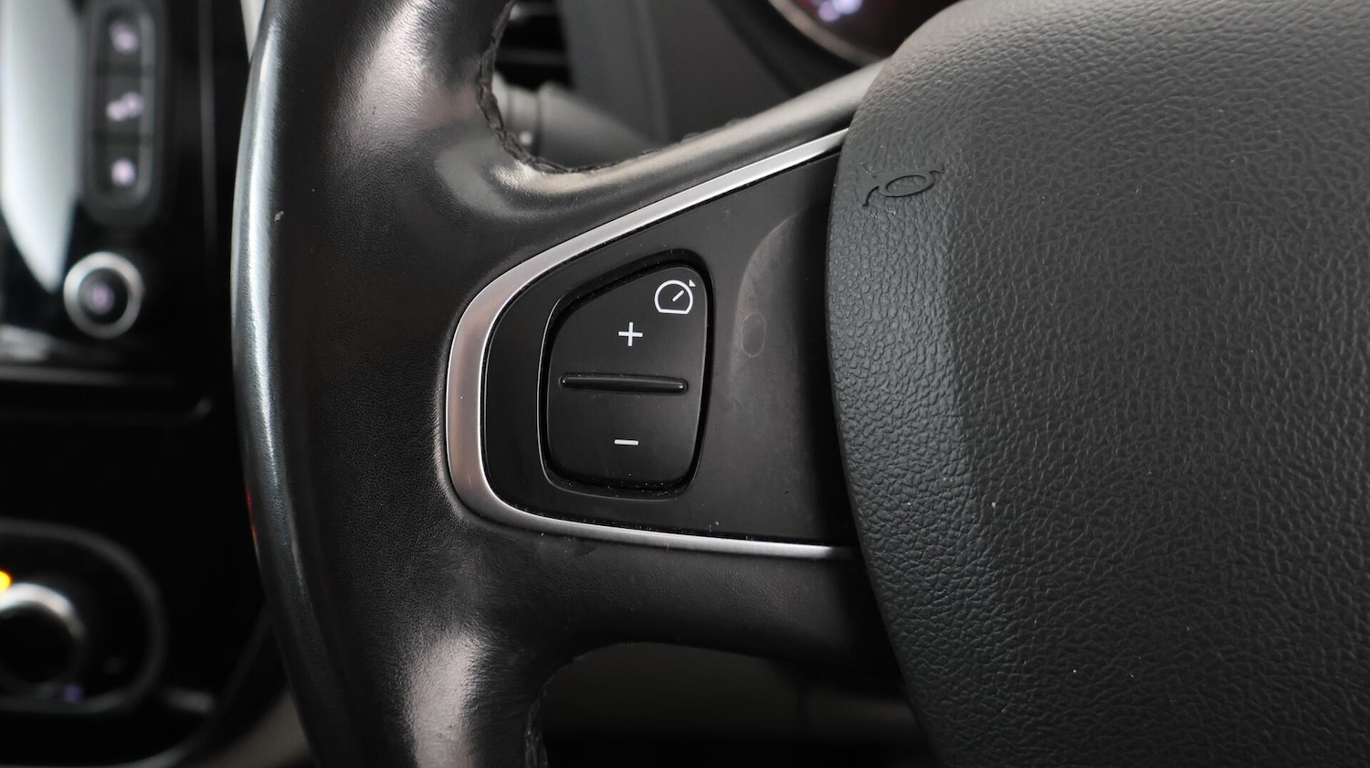 Used Renault Captur 2019 for sale - 76633596: Photo 22