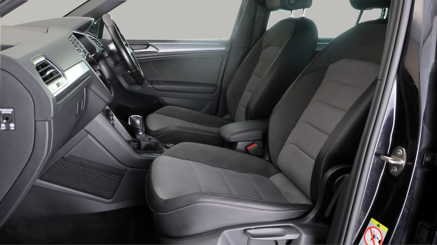 Used Volkswagen Tiguan 2017 for sale - 77891828: Photo 14