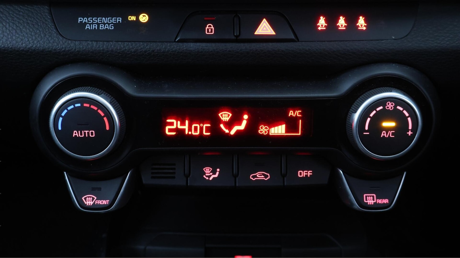 Used Kia Stonic 2021 for sale - 76752515: Photo 13