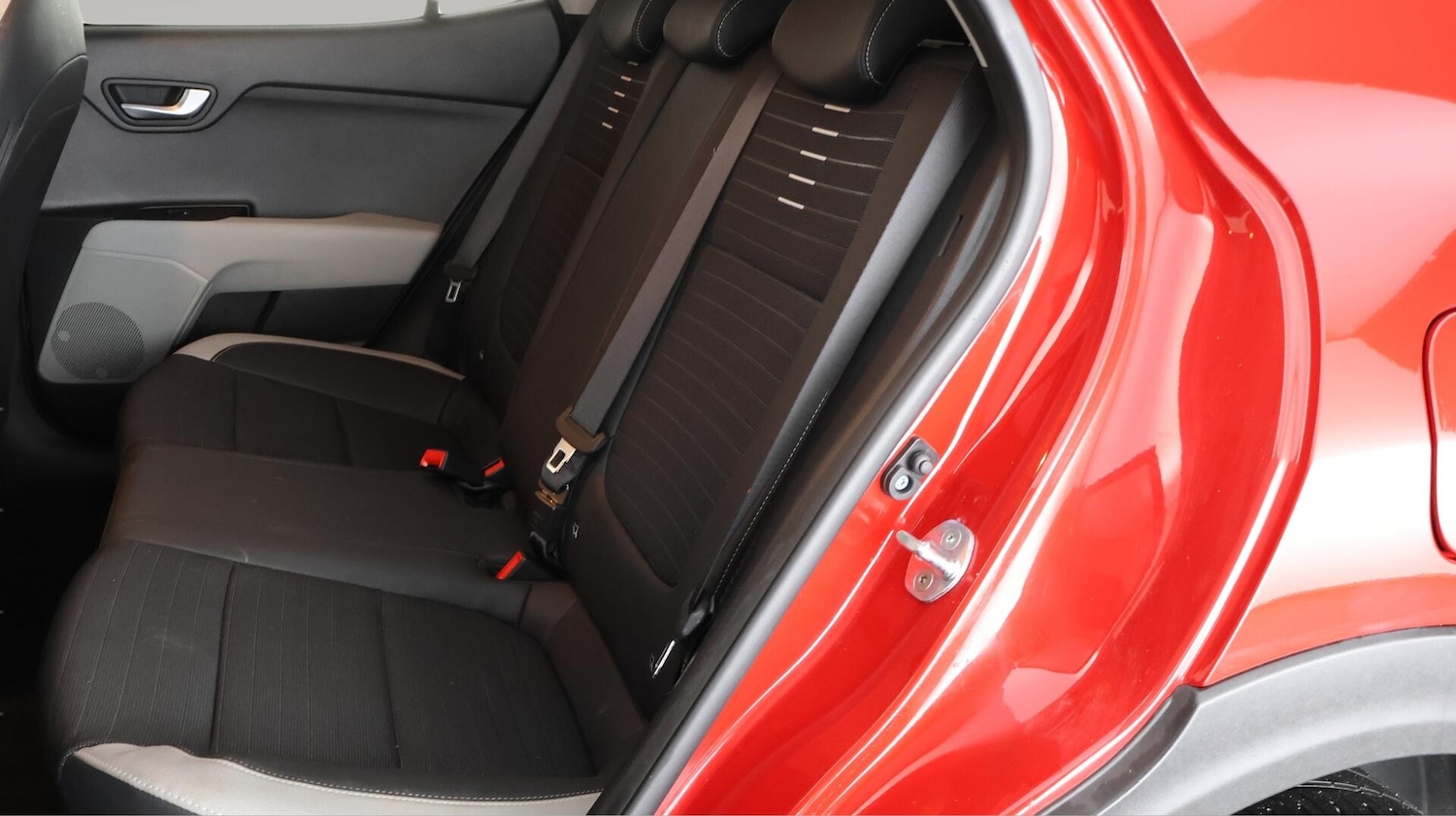 Used Kia Stonic 2021 for sale - 76752515: Photo 17