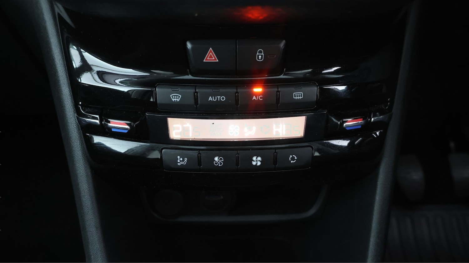 Used Peugeot 208 2019 for sale - 78016043: Photo 12