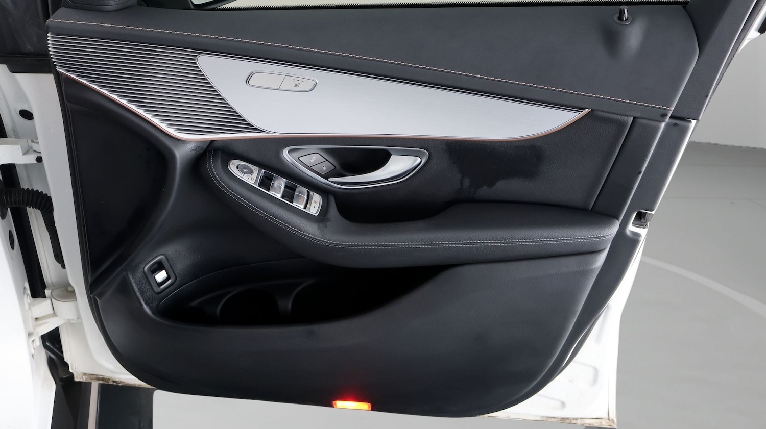 Used Mercedes-Benz EQC 2023 for sale - 77610570: Photo 15