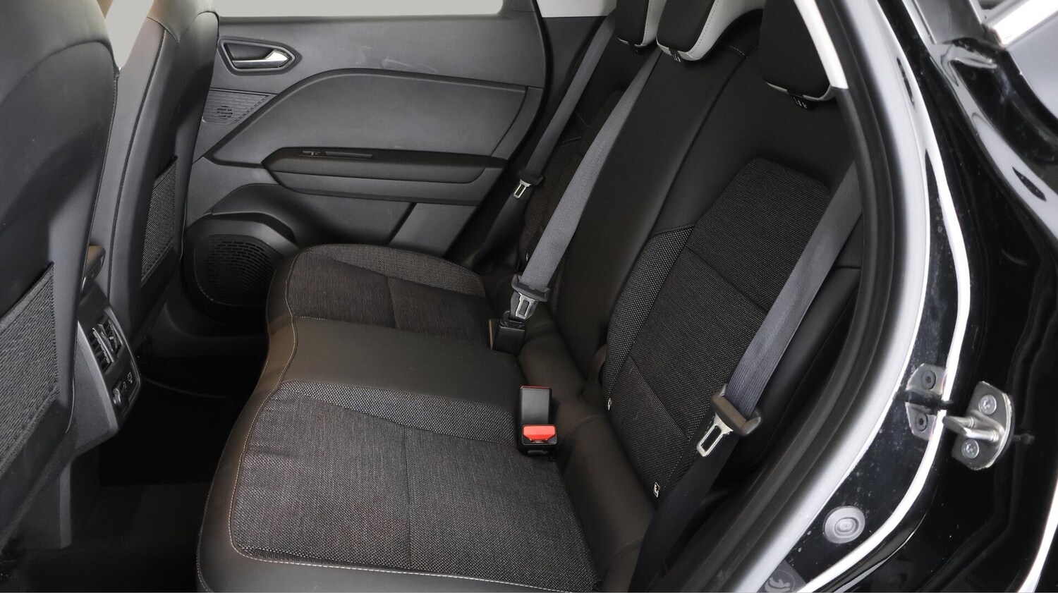 Used Renault Captur 2023 for sale - 76425223: Photo 17