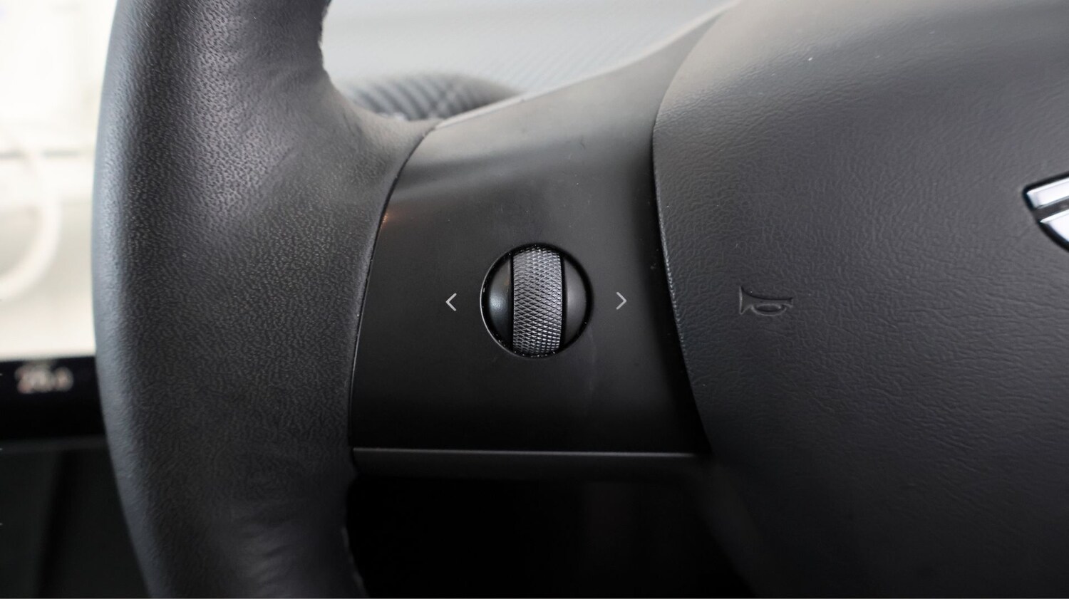 Used Tesla Model 3 2021 for sale - 77252540: Photo 22