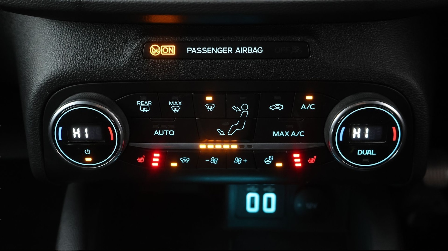 Used Ford Focus 2022 for sale - 77401107: Photo 12