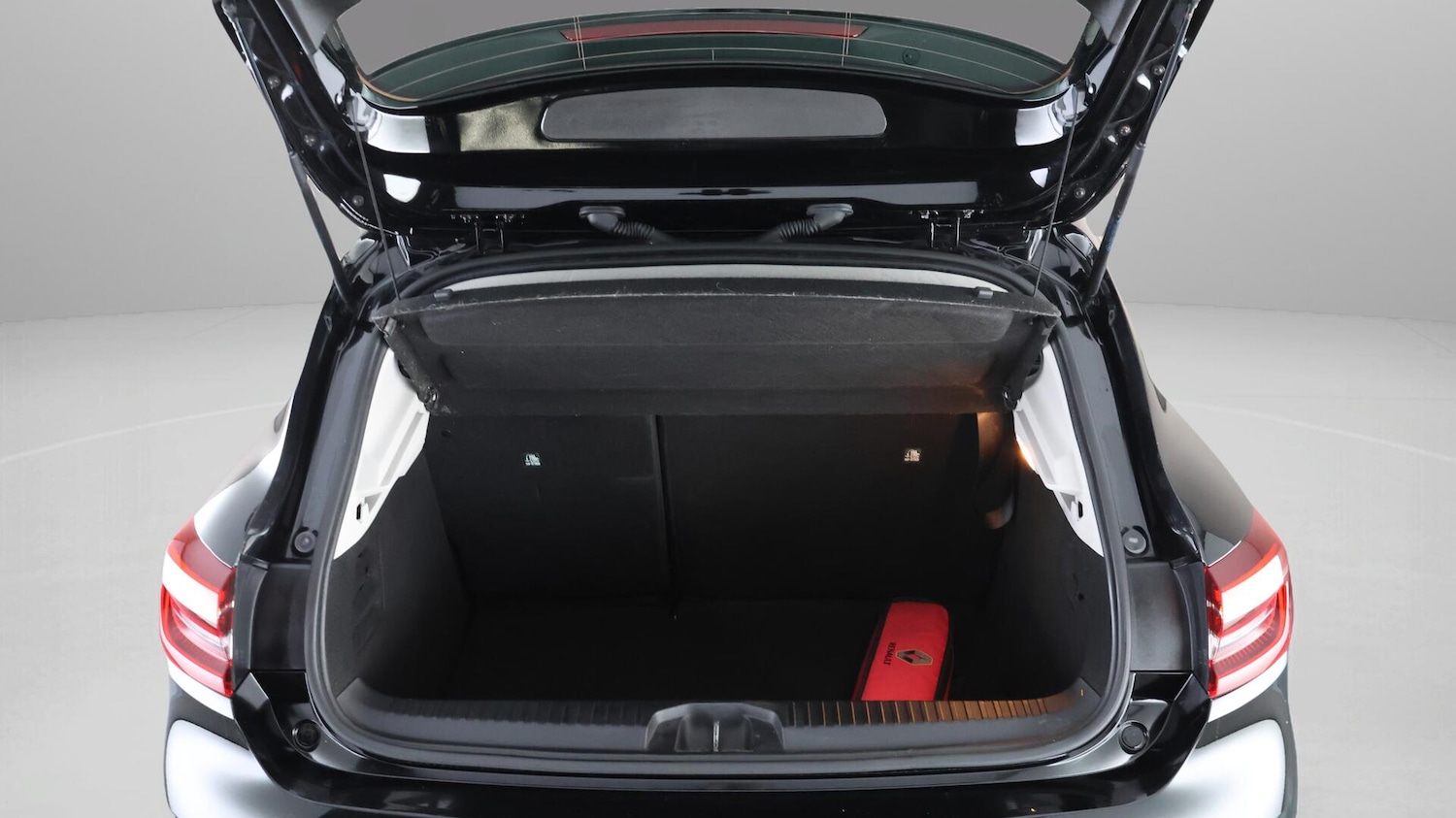 Used Renault Clio 2021 for sale - 76689595: Photo 18