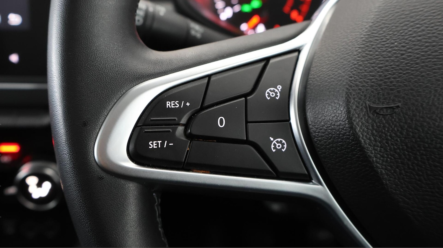 Used Renault Clio 2021 for sale - 76689595: Photo 22