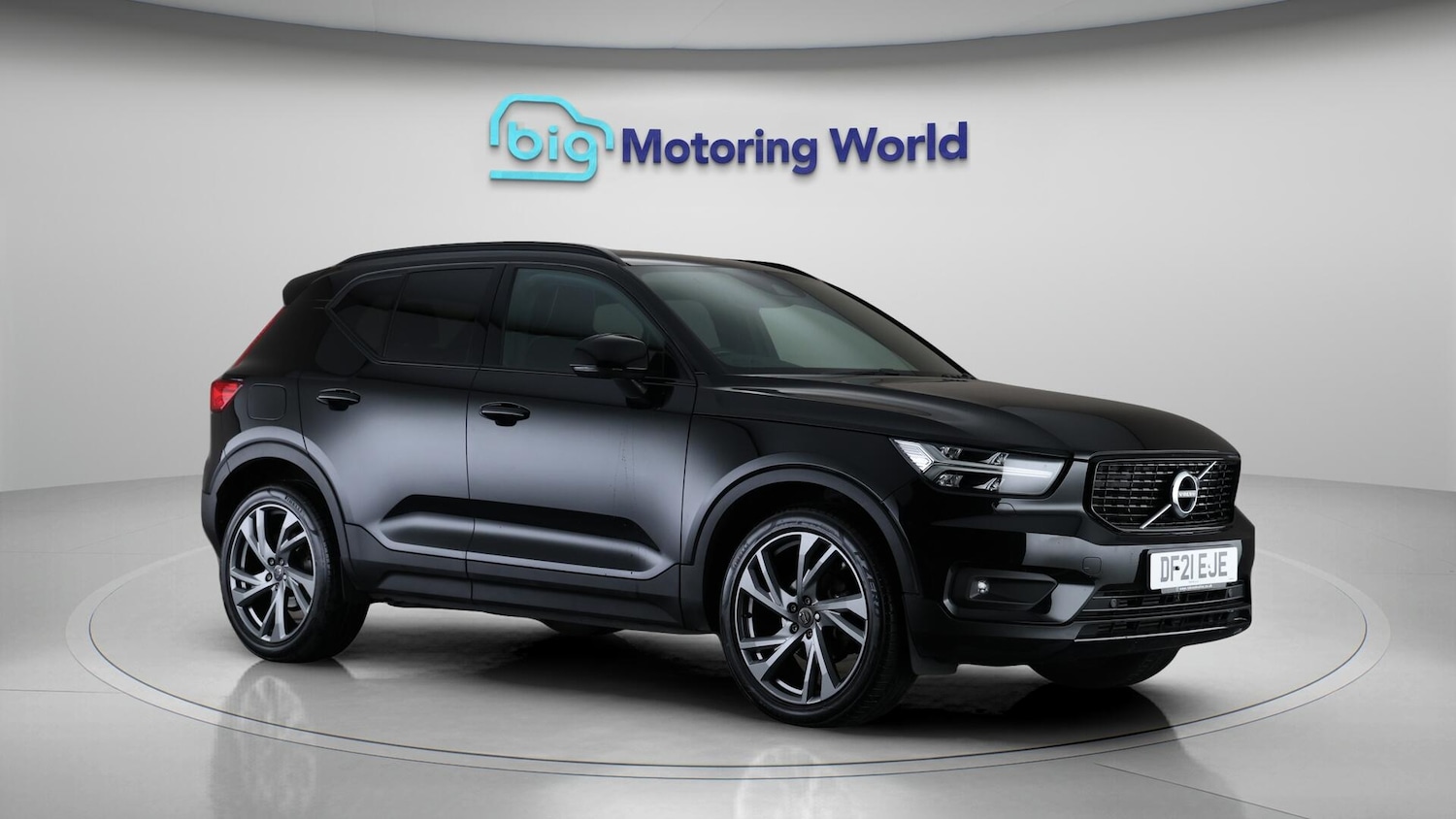 Used Volvo XC40 for sale - 76727415: Photo 2
