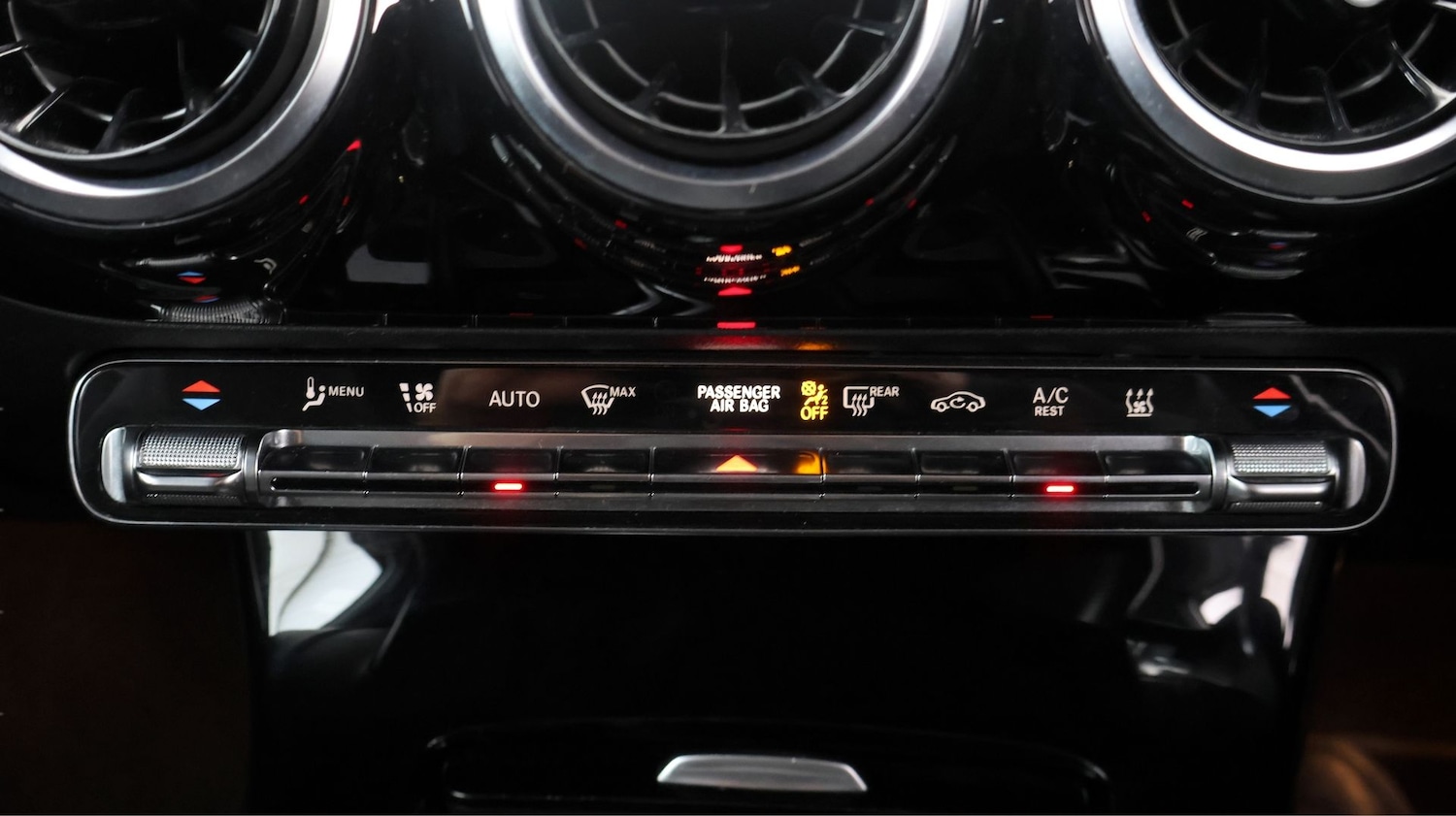 Used Mercedes-Benz A-Class 2020 for sale - 77896061: Photo 12