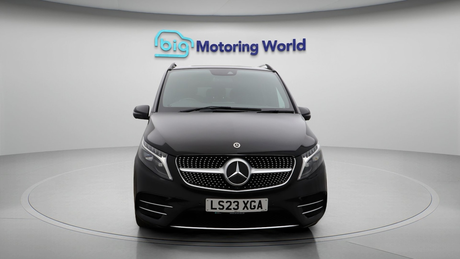 Used Mercedes-Benz V-Class 2023 for sale - 77432454: Photo 2