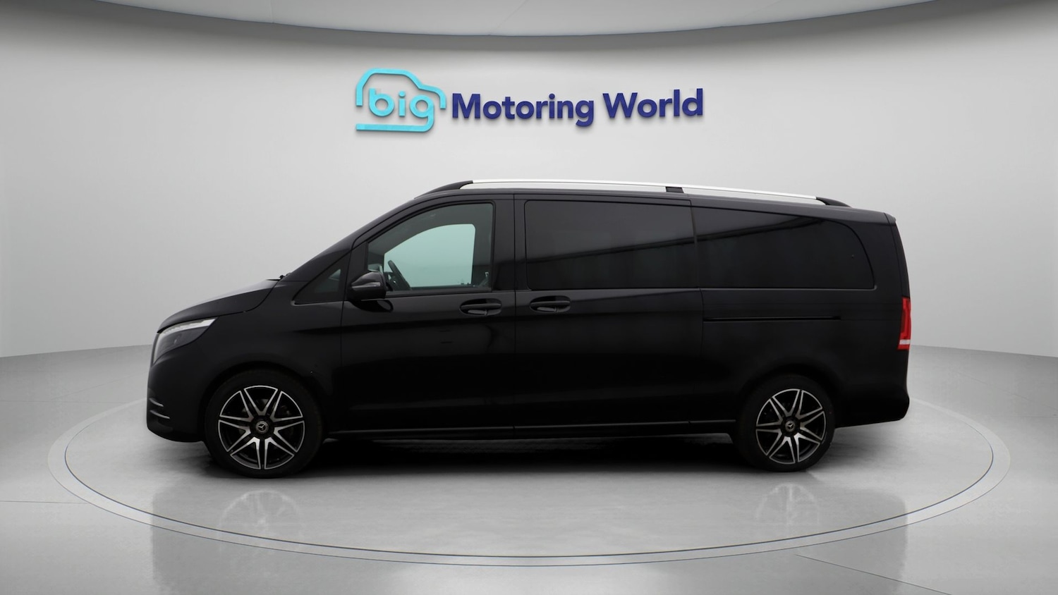 Used Mercedes-Benz V-Class 2023 for sale - 77432454: Photo 4