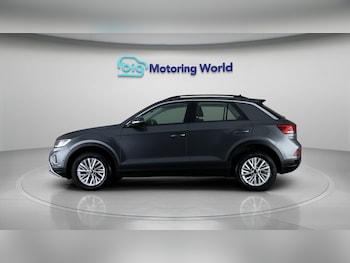 Used Volkswagen T-Roc 2022 for sale - 77417642: Photo