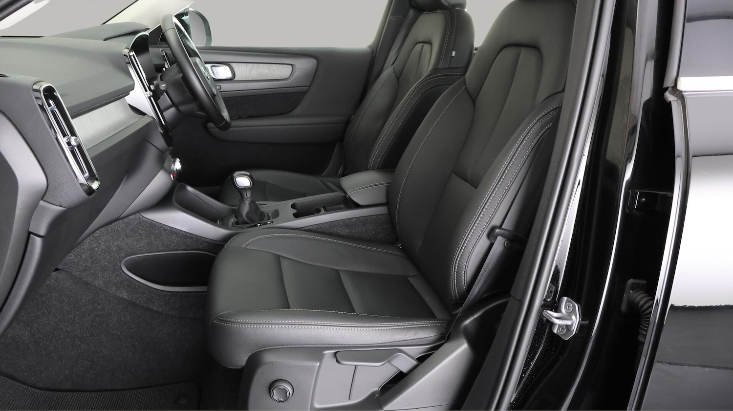 Used Volvo XC40 2021 for sale - 76714434: Photo 15