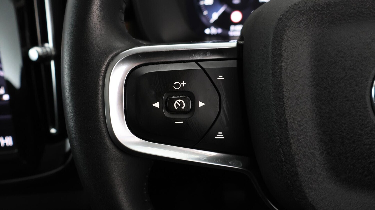 Used Volvo XC40 2021 for sale - 76714434: Photo 24