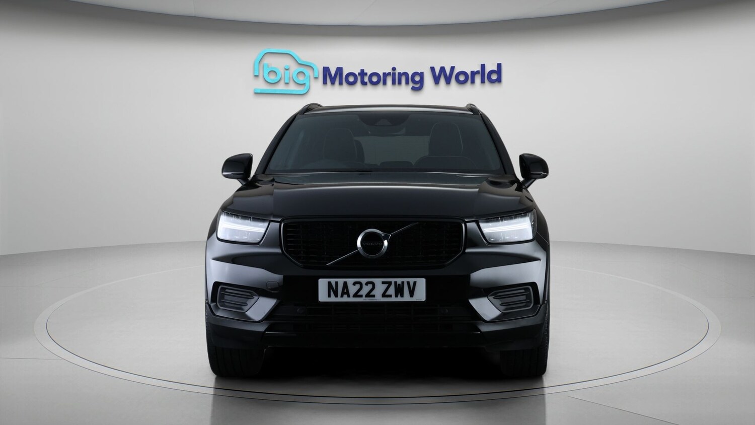 Used Volvo XC40 for sale - 77982748: Photo 2