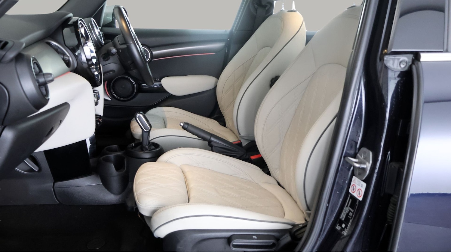 Used MINI Hatch 2021 for sale - 77976161: Photo 13