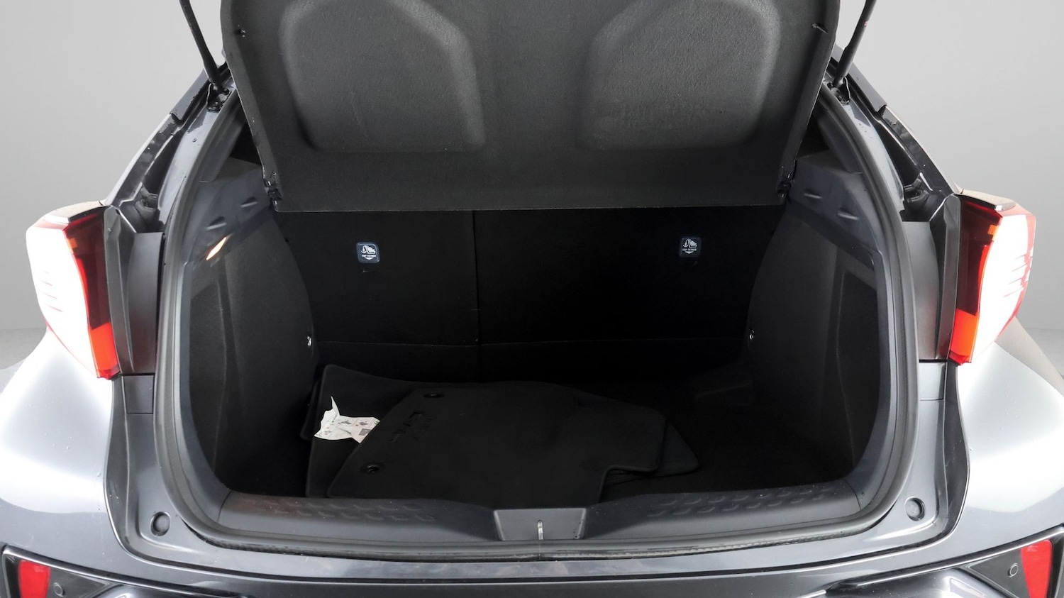 Used Toyota C-HR 2022 for sale - 77289325: Photo 17