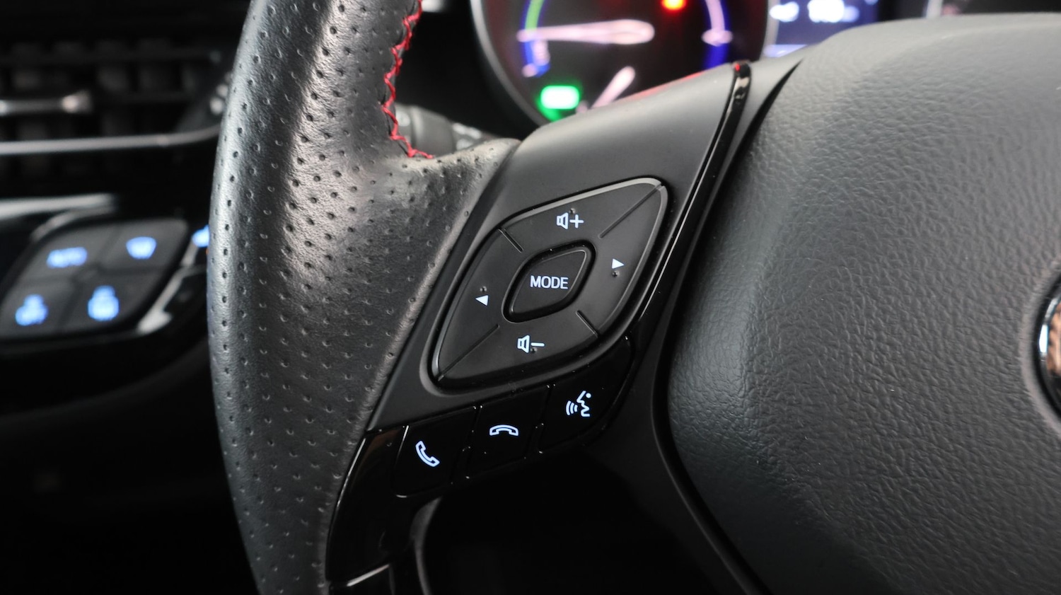 Used Toyota C-HR 2022 for sale - 77289325: Photo 24