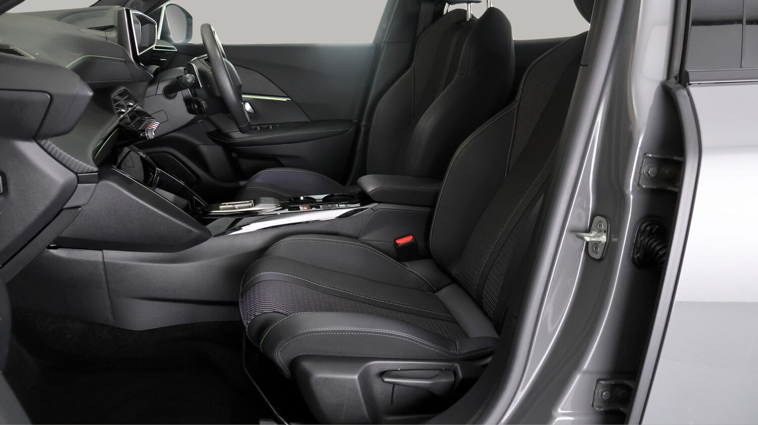 Used Peugeot 2008 2023 for sale - 78053211: Photo 13