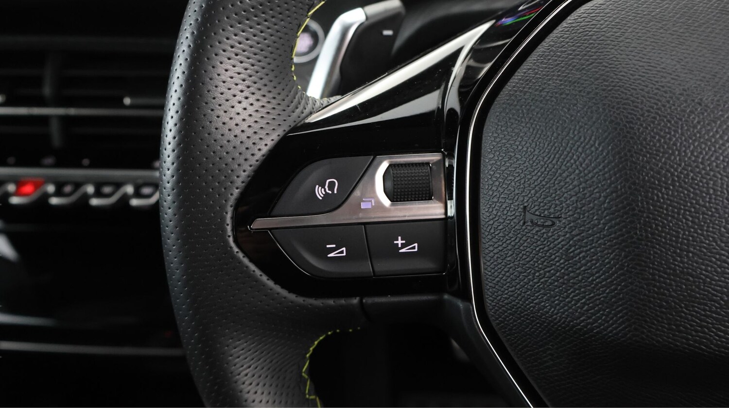 Used Peugeot 2008 2023 for sale - 78053211: Photo 20