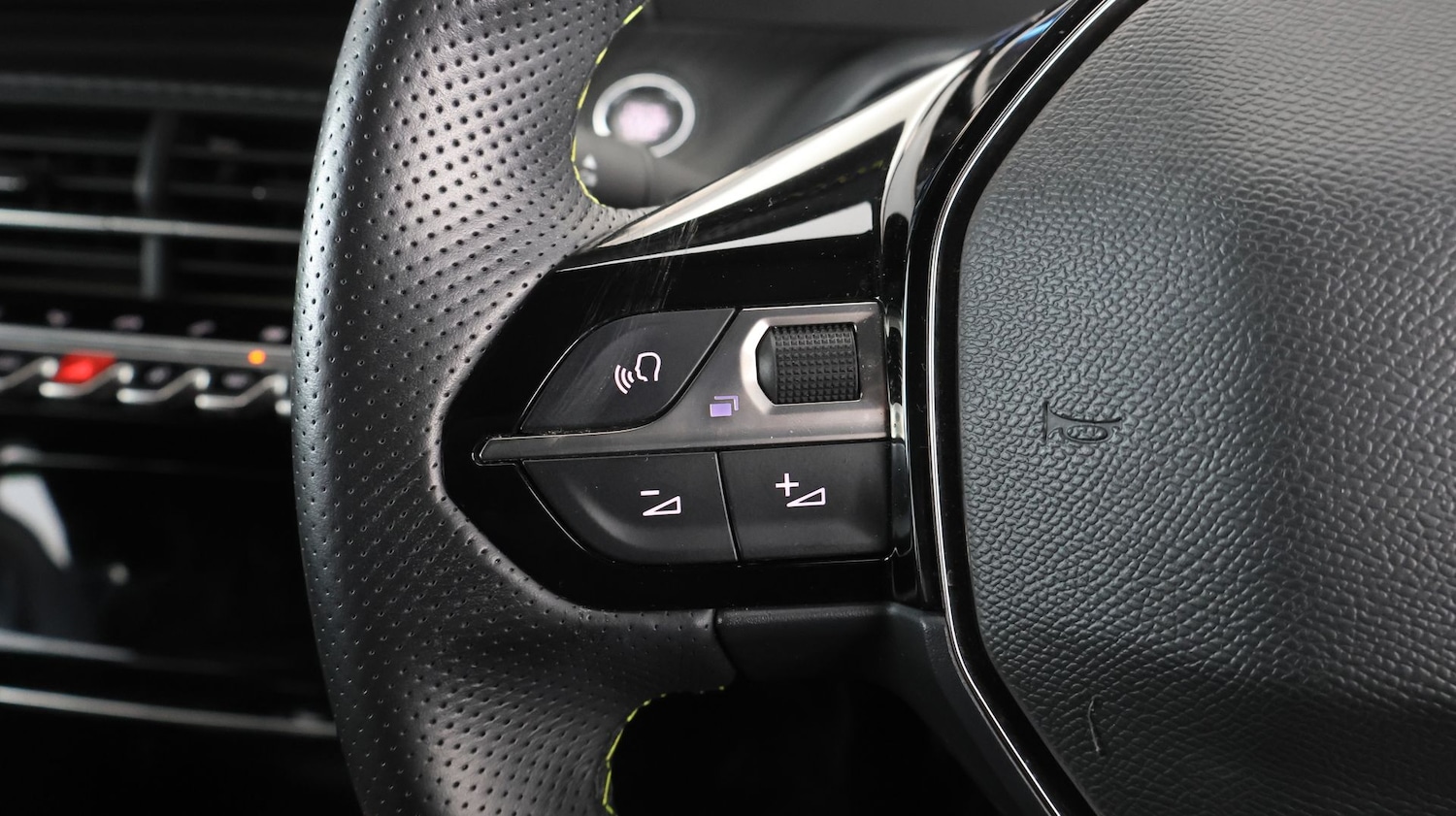 Used Peugeot 208 2022 for sale - 77312559: Photo 25