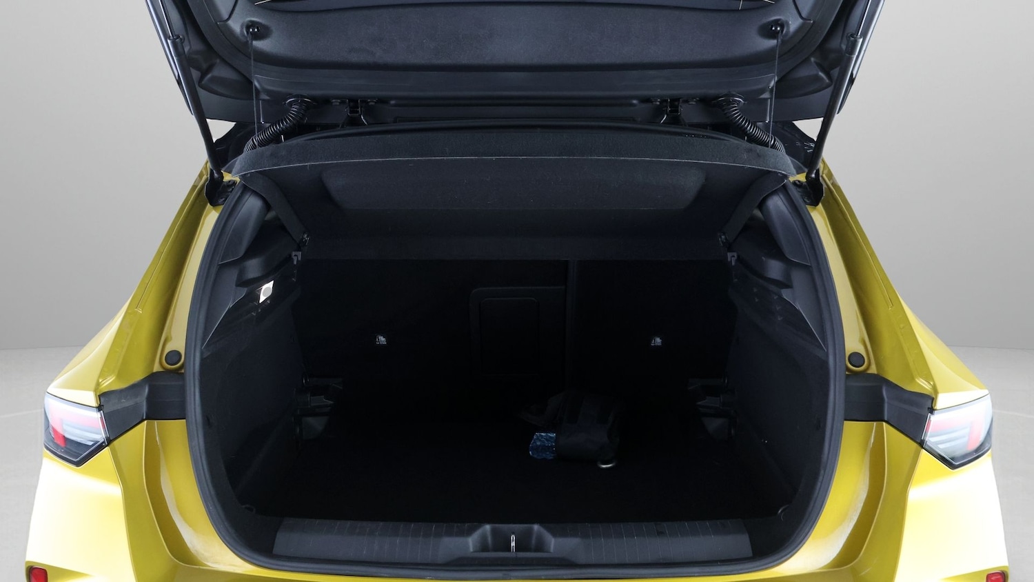 Used Vauxhall Astra 2023 for sale - 77968471: Photo 17