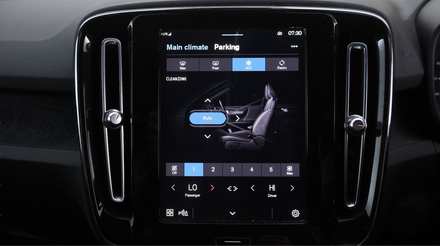 Used Volvo XC40 for sale - 77364141: Photo 11